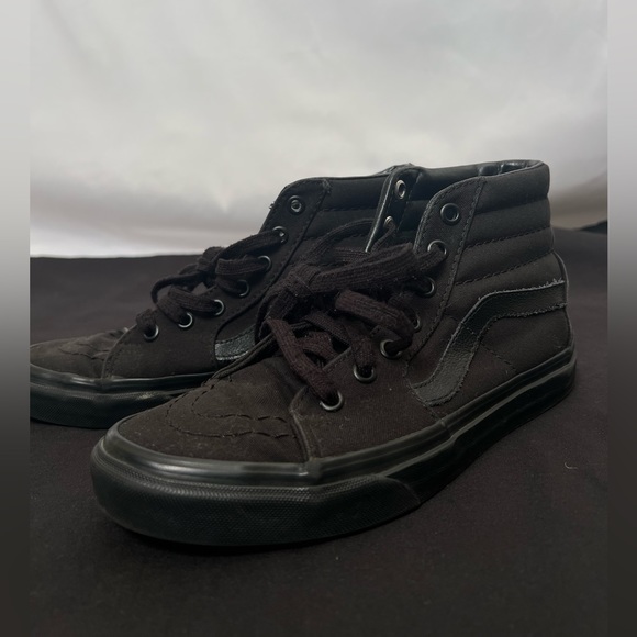 Vans - Picture 2 of 6